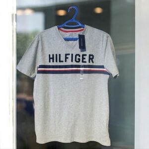 Tommy Hilfiger Gray T-Shirt with Navy and Red Accents